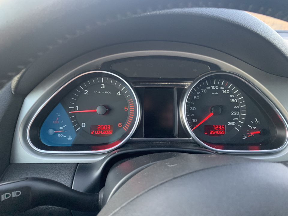 Не включается панель приборов ауди q7