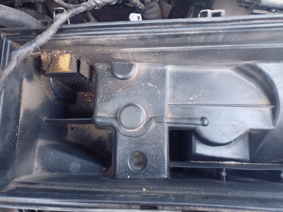 такое чувство ездил по полю — Ford Mondeo I. Запчасти на фото: S9151