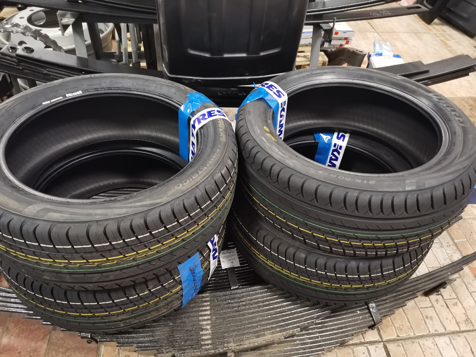 Шины на ситроен. Hankook Ventus Prime 3. Hankook Ventus Prime 3 k125. Мишлен пилот спорт 4 225 45 17. Ханкук Вентус Прайм 3 195/55 r15.