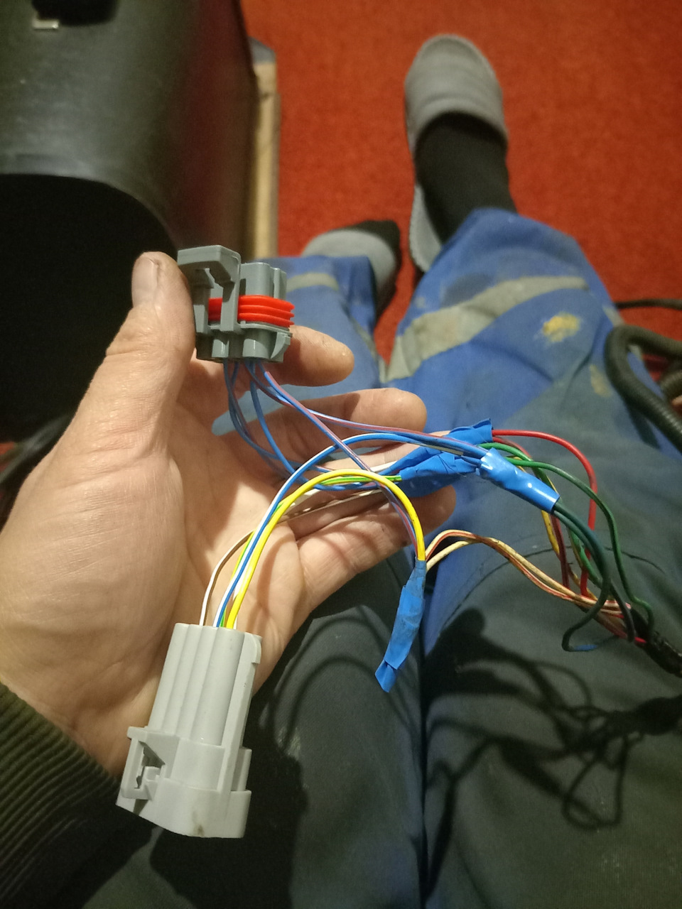 Скомпоновал врезку, пока на скрутках. — Lada 2120 Надежда