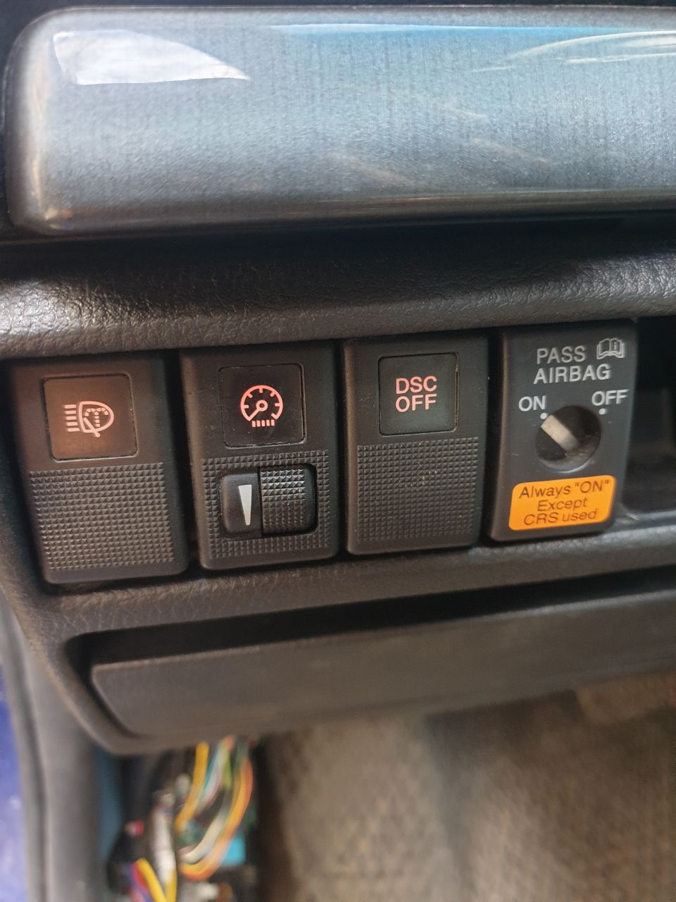 Еще только косяк остался, у колеса подсветки какие то проблемы, лампочка целая но иногда гаснет, менял на другую тоже самое, толи фишка толи что — Mazda 6 (1G) GG