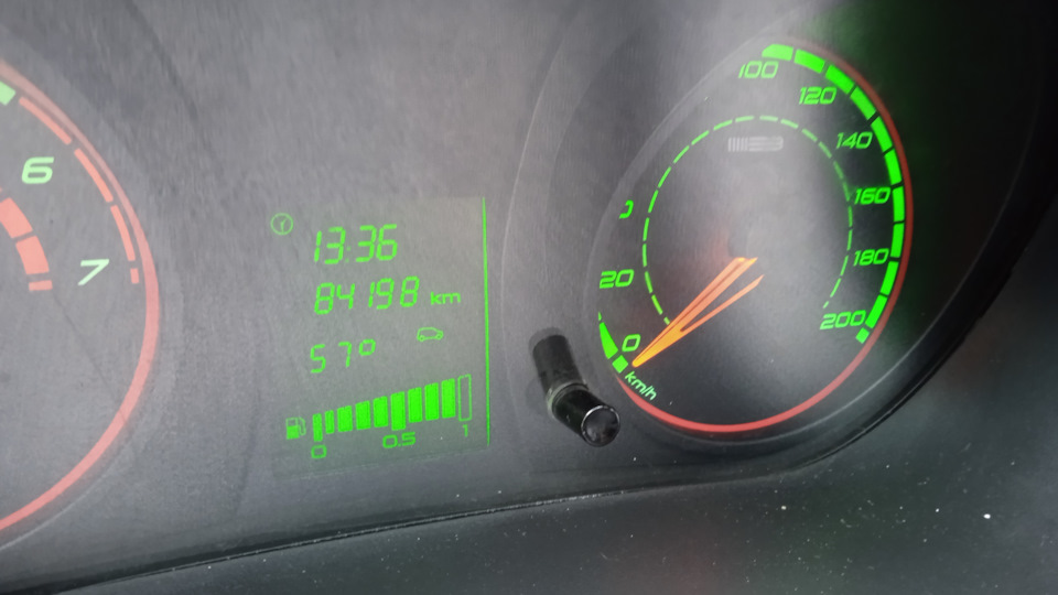 Замена передних тормозных — Lada Калина Универсал (2G), 1,6 л, 2015 ...
