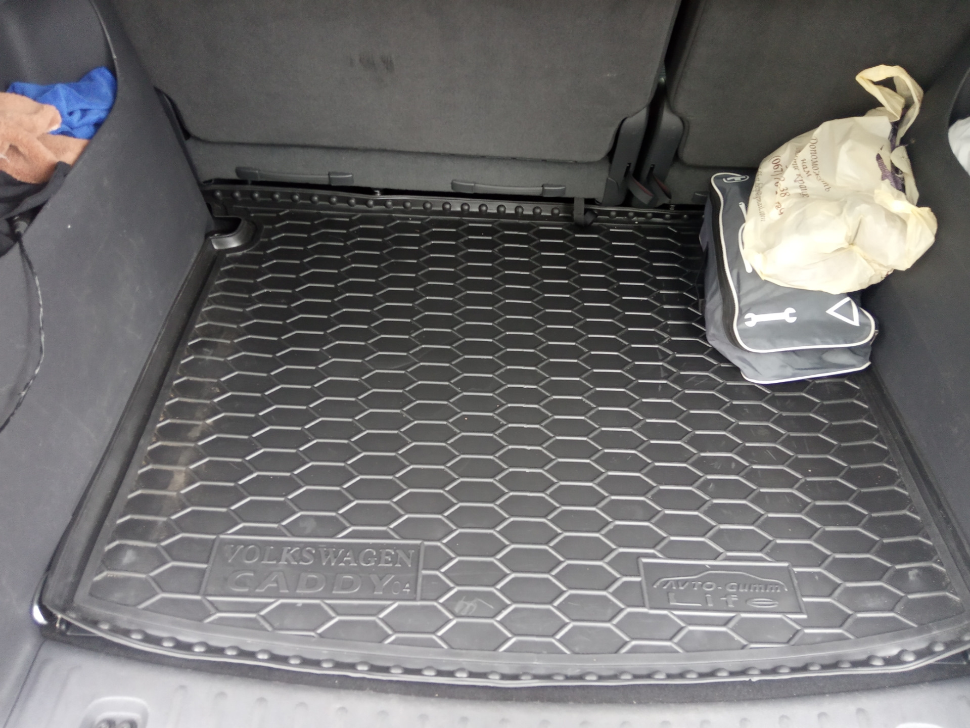 Коврик в багажник — Volkswagen Caddy (3G), 2 л, 2012 года | аксессуары ...