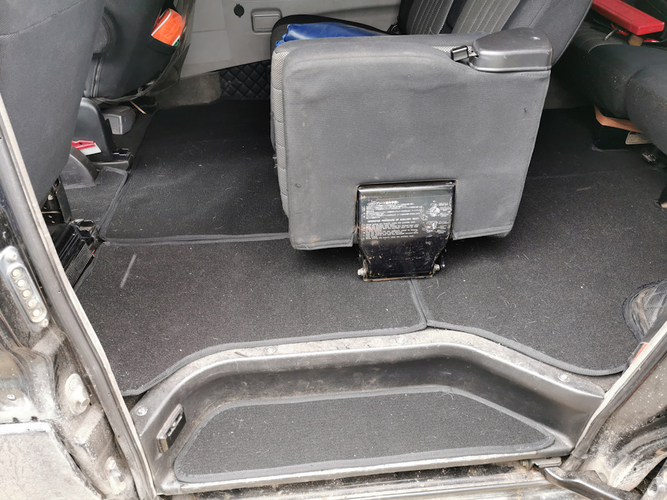 Ворсовые коврики. — Mitsubishi Delica (L400), 2,8 л, 1999 года | своими ...