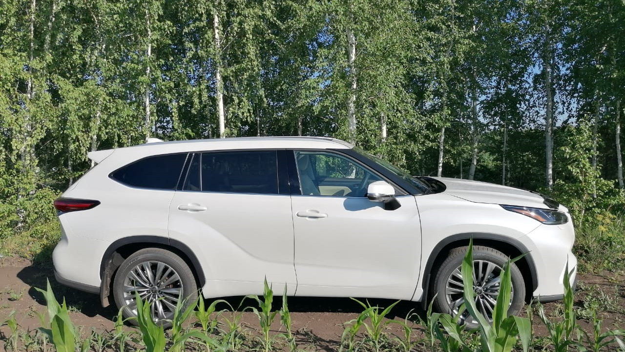 Toyota Highlander (XU70) 3.5 бензиновый 2021 | Белый на светлом) на DRIVE2