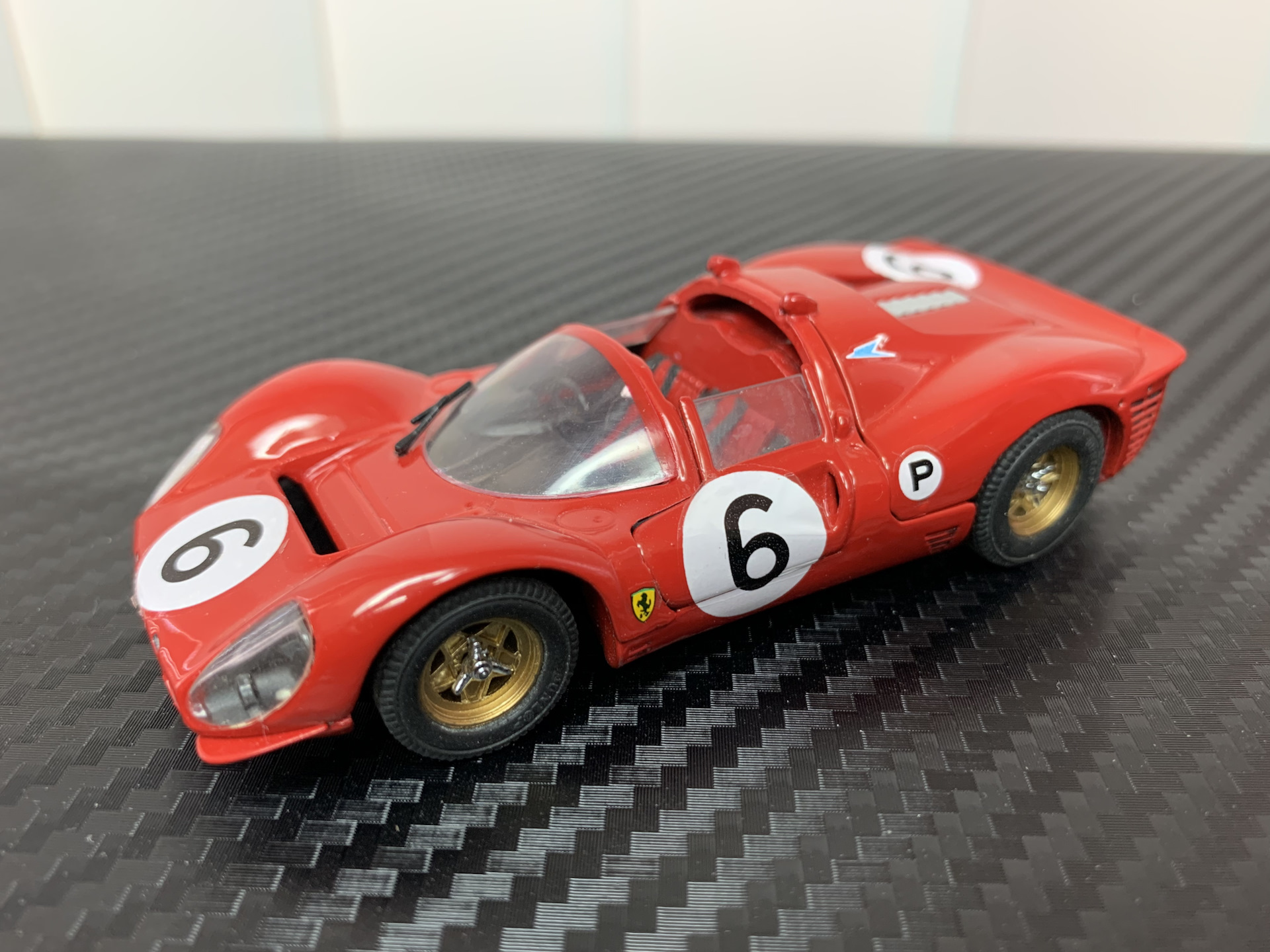 Ferrari 330 p4 Side