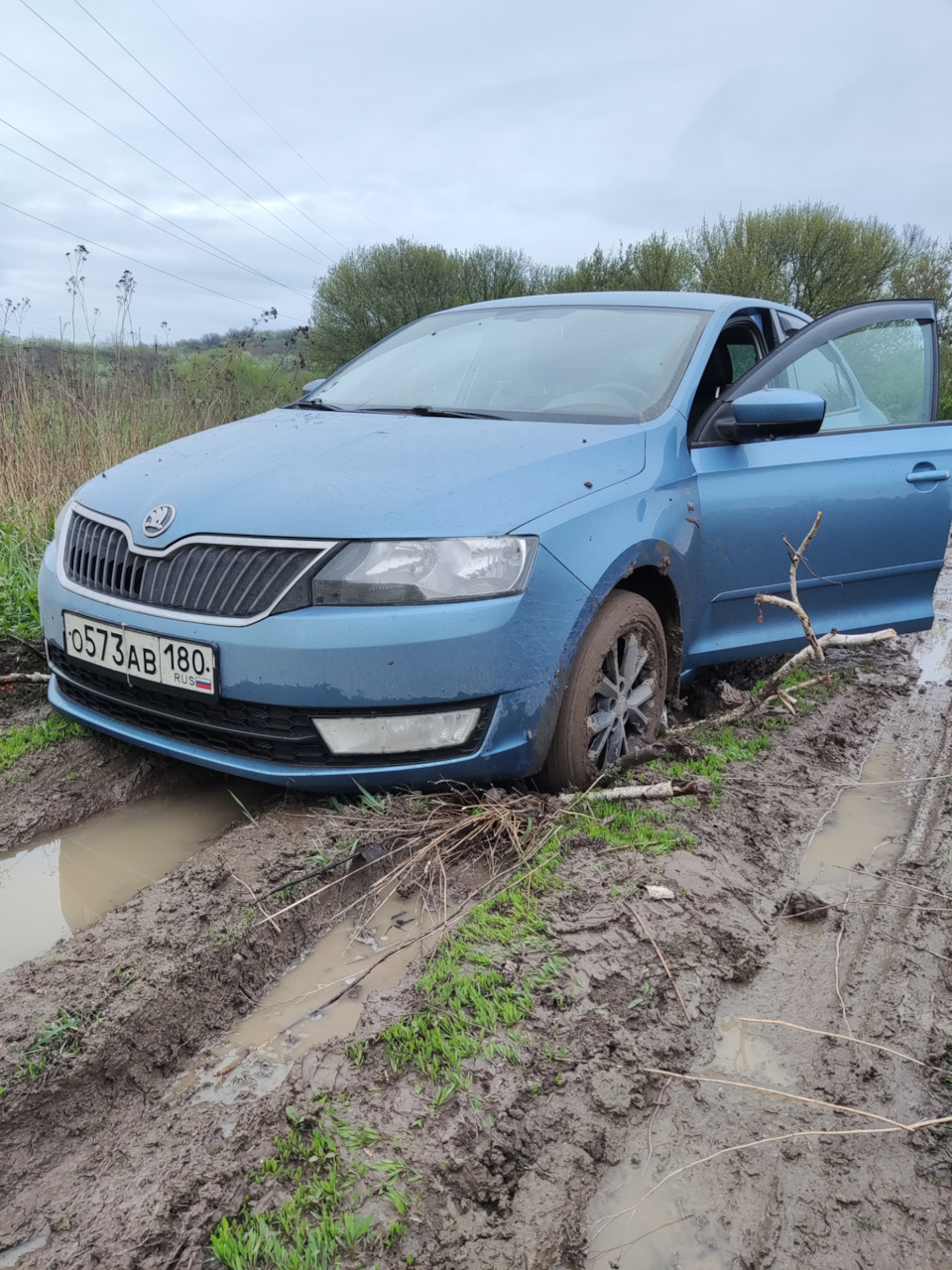 Рэмбо первая кровь/Рапид первая грязь — Skoda Rapid (1G), 1,6 л, 2016 года  | покатушки | DRIVE2