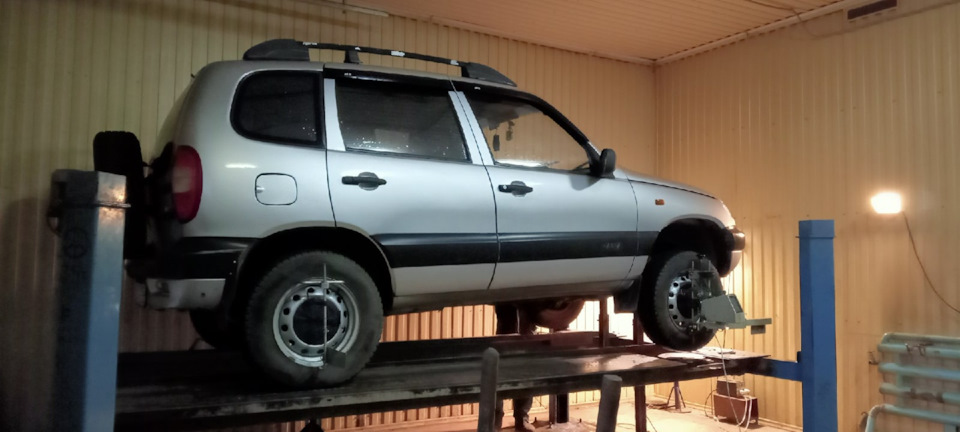 Замена рулевой трапеции — Chevrolet Niva, 1,7 л., 2004 года | плановое ...