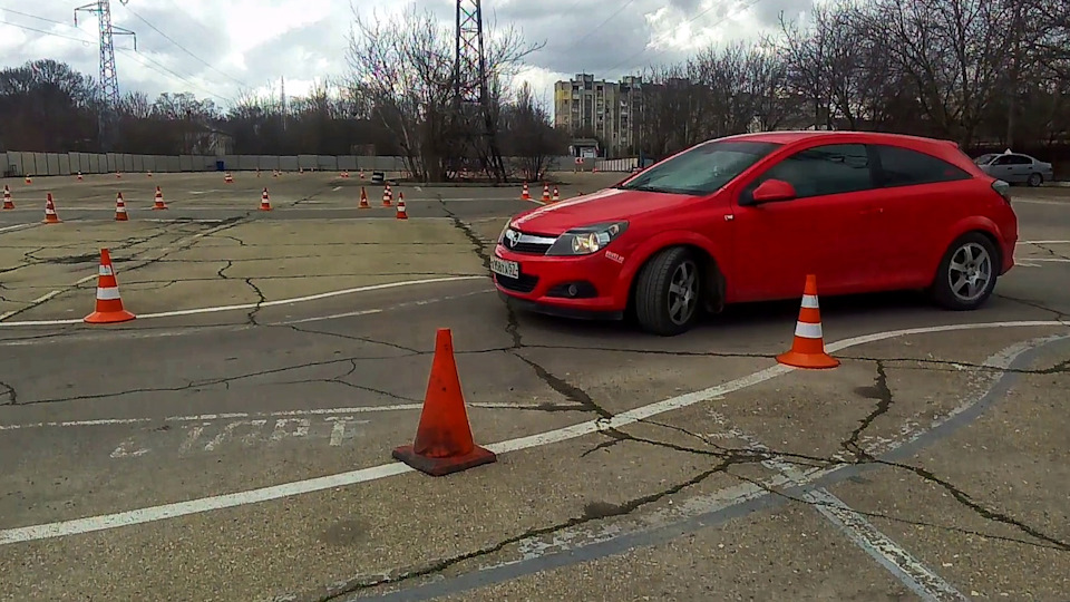 Скриншот из хоумвидео, поэтому качество не фонтан. — Opel Astra H GTC