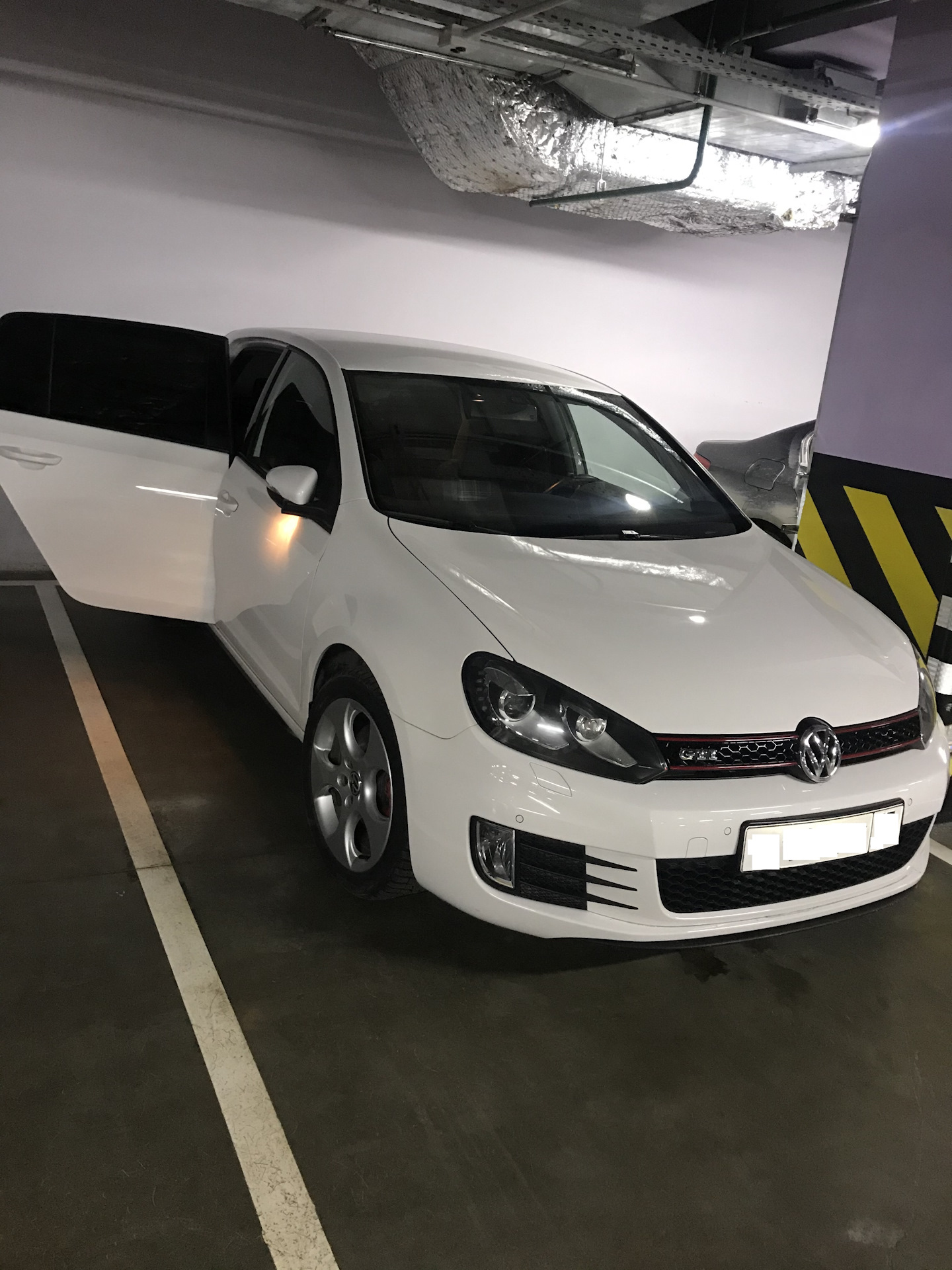 100-000-20-02-2020-volkswagen-golf-gti-mk6-2-2012