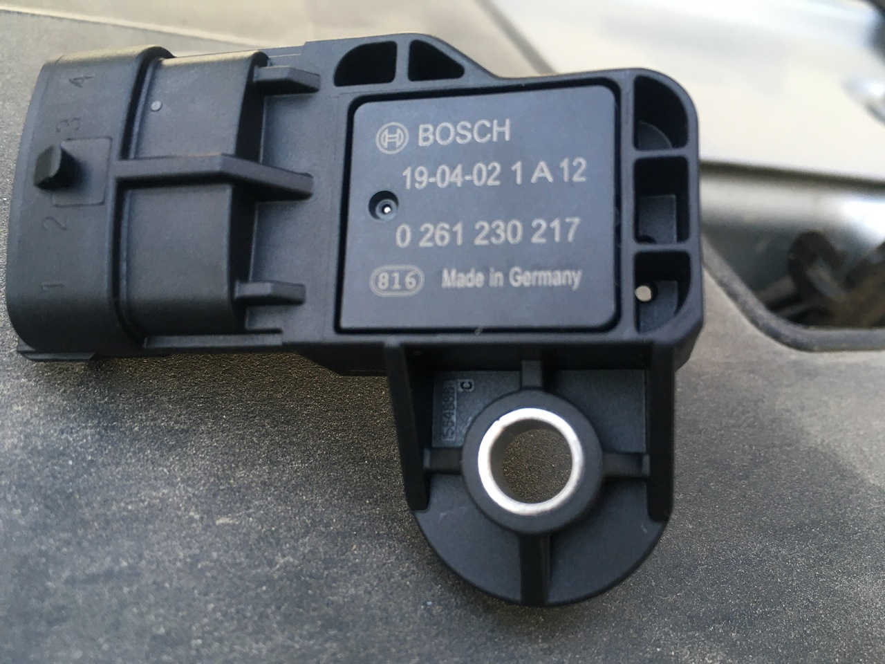 Датчики х рей. Датчик 0261230217 Bosch. Датчик абсолютного давления Bosch 0261230217. Датчик абсолютного давления XRAY 1.6. Датчик абсолютного давления 0 261 230 217 бош.