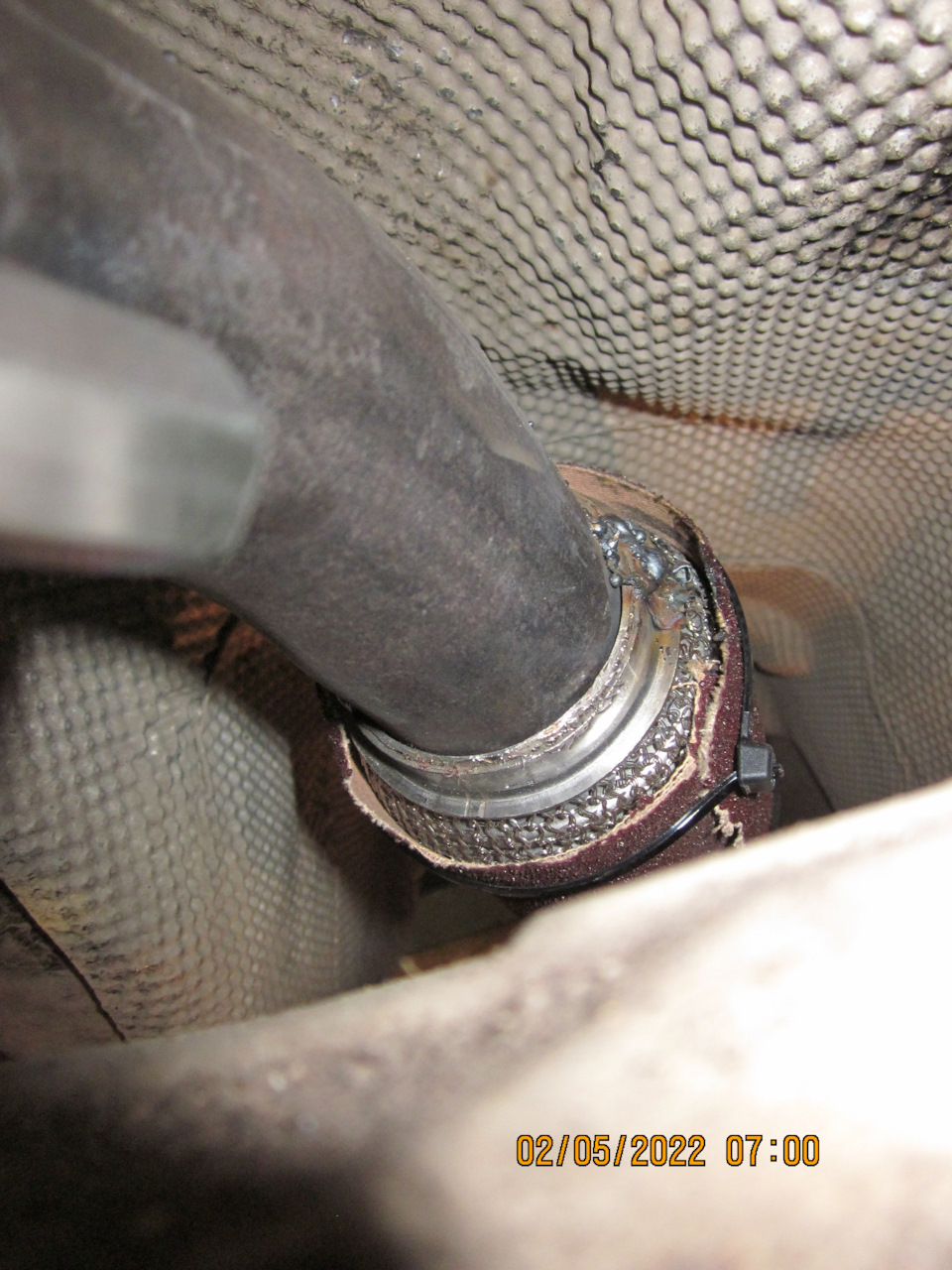 Примерка и прихватка новой гофры осуществлялись на авто — Lada Vesta SW (1G)