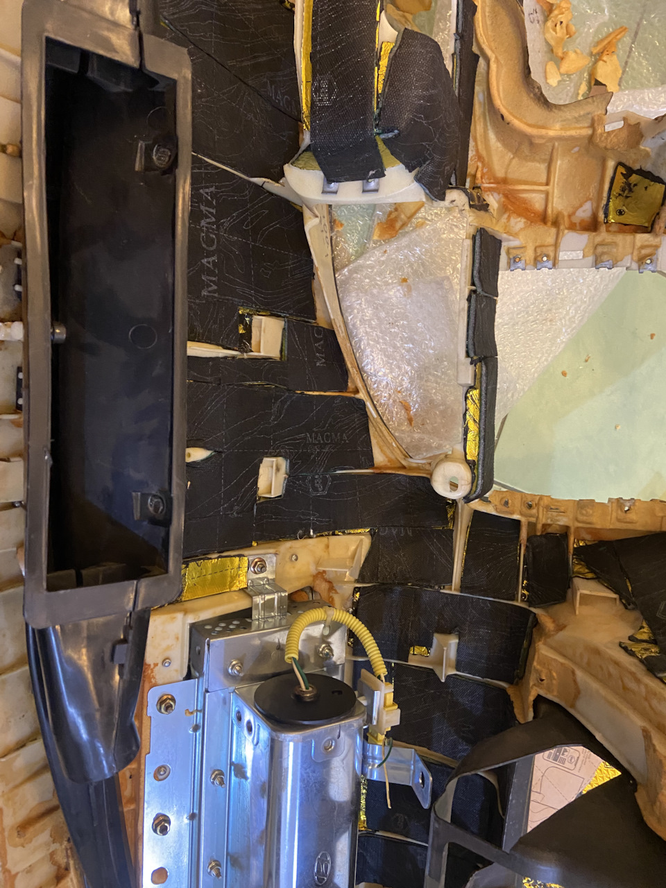 Kia shuma 1. система шумоподавления для автомобиля активная. Kia spectra или hyundai accent. Kia shuma usa 2001. активное шумоподавление в автомобиле.