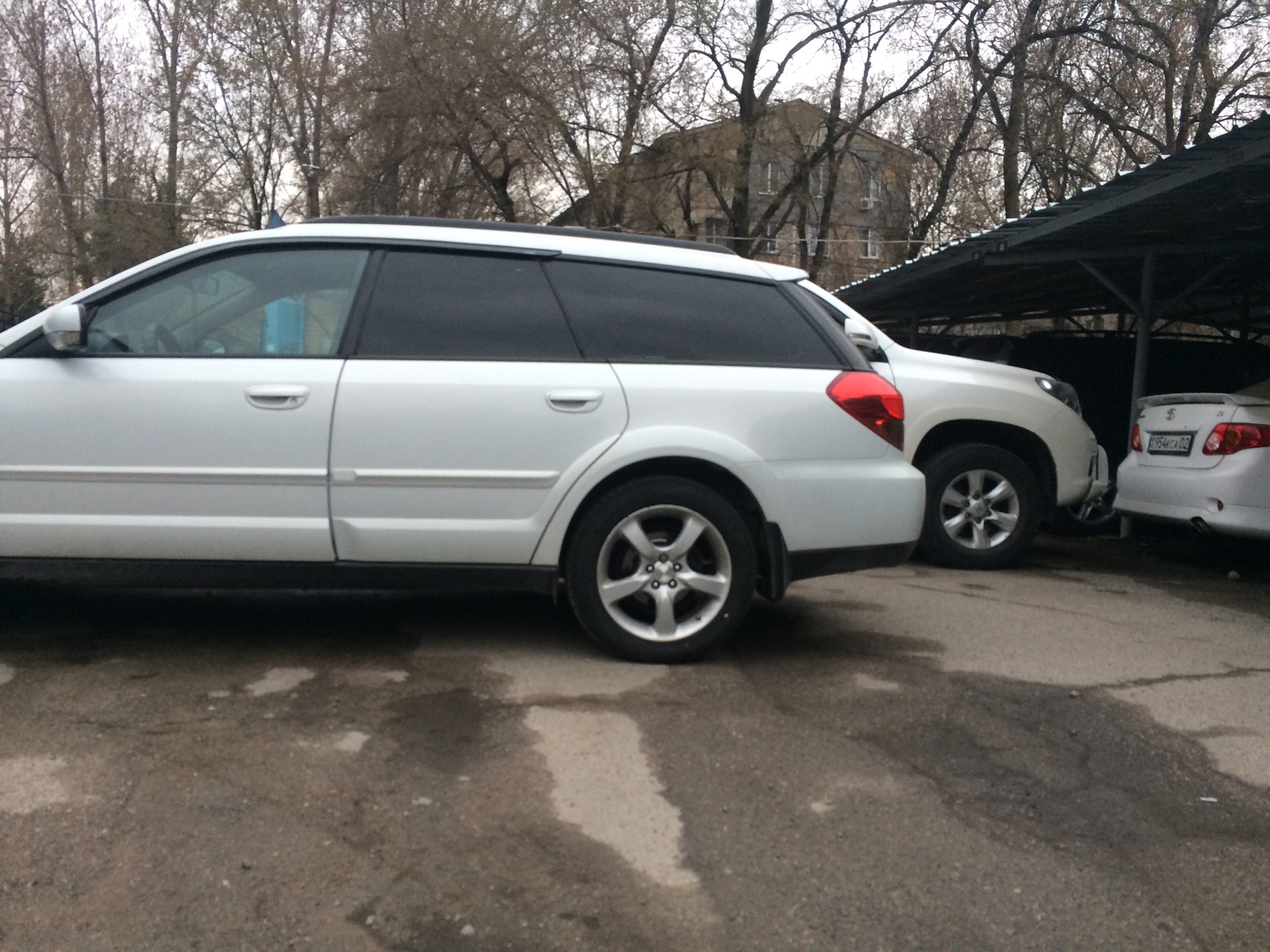 Переобулся сам, переобуй машину! — Subaru Outback (BP), 3 л, 2004 года |  колёсные диски | DRIVE2