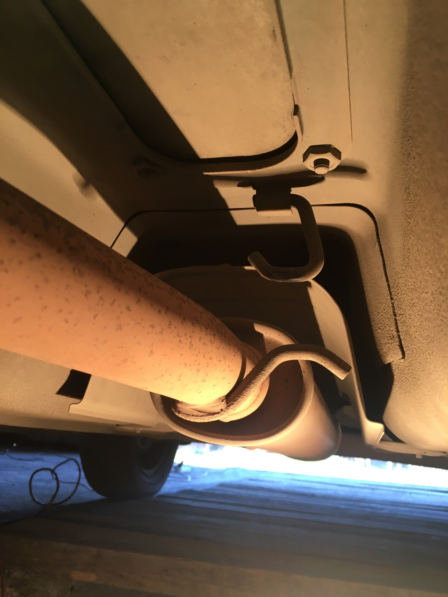 Подтяжка ручника и немного о мелочах — Lada Гранта, 1,6 л, 2017 года ...