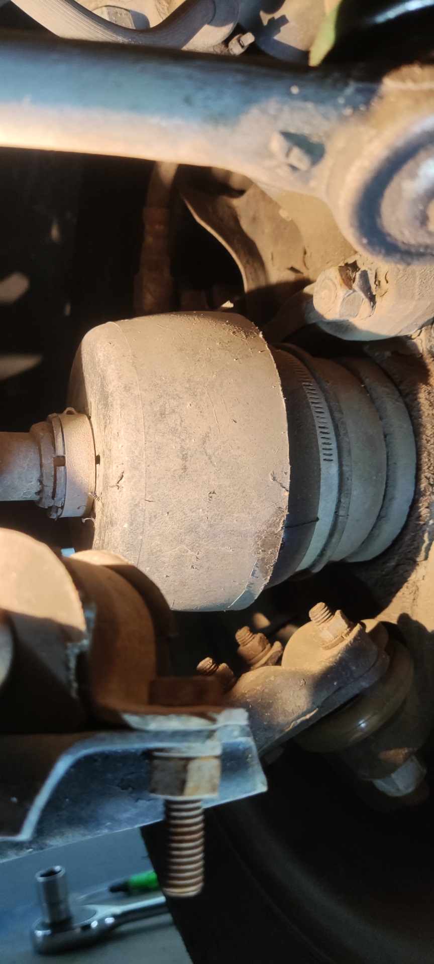 Замена пыльника гранаты — Chevrolet Niva GLX, 1,7 л, 2007 года | своими ...