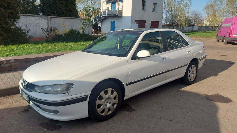 Peugeot 406 White-Black