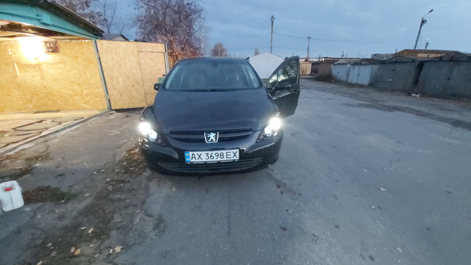 Новый уплотнитель на жабо Пежо 307. — Peugeot 307, 2 л, 2002 года ...