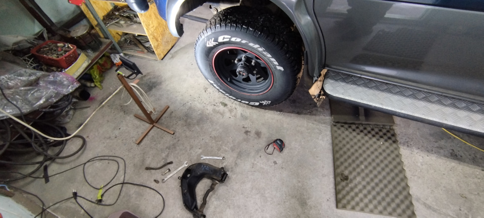 Скрипы в передней подвеске. — Mitsubishi Delica (L400), 2,8 л, 1995 ...