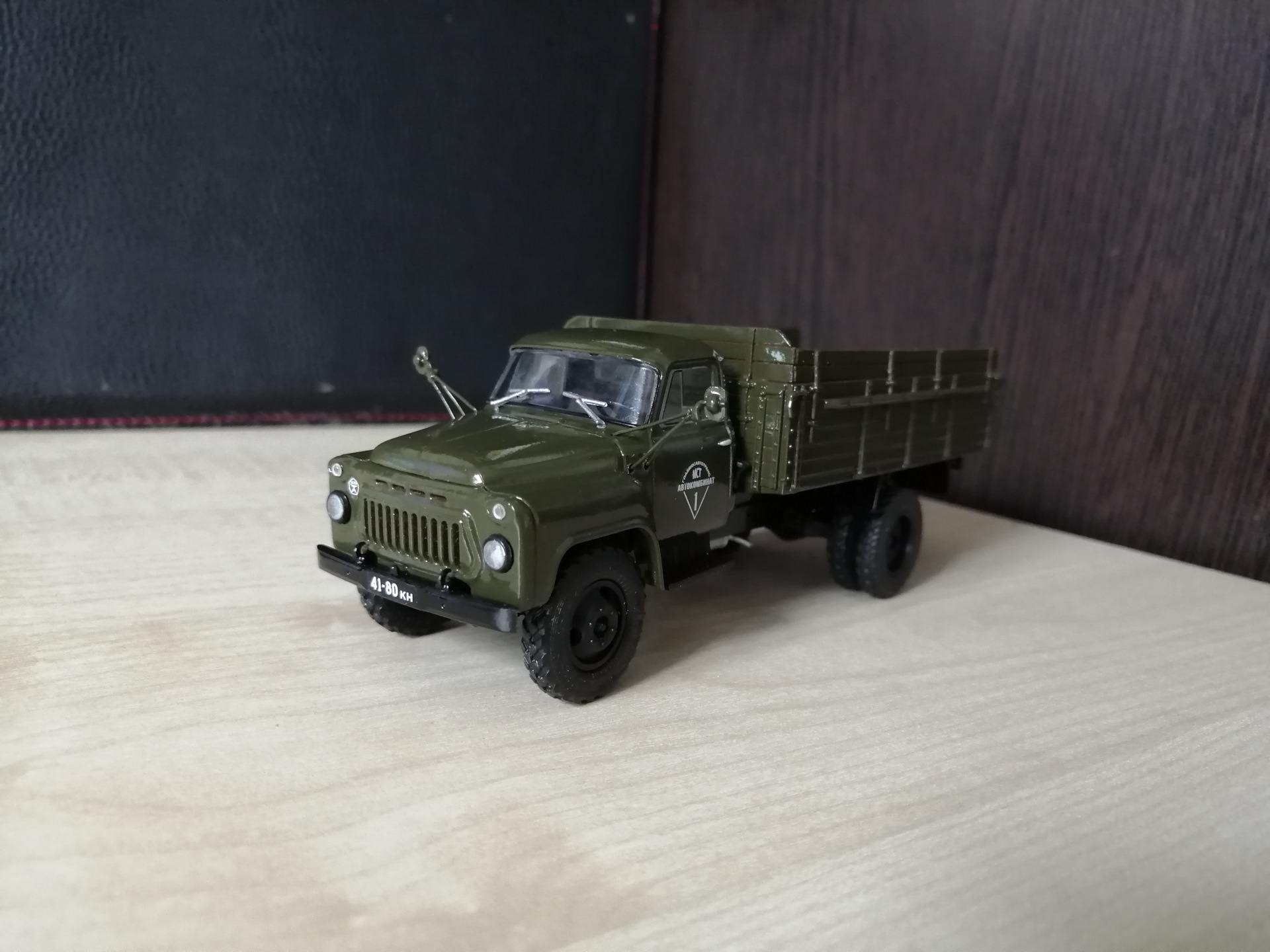 Автоистория 1/43 газ. Наши грузовики 1 43. Наши грузовики 3308 номер 21. Голубого цвета. Газ 53 модель 1 43.