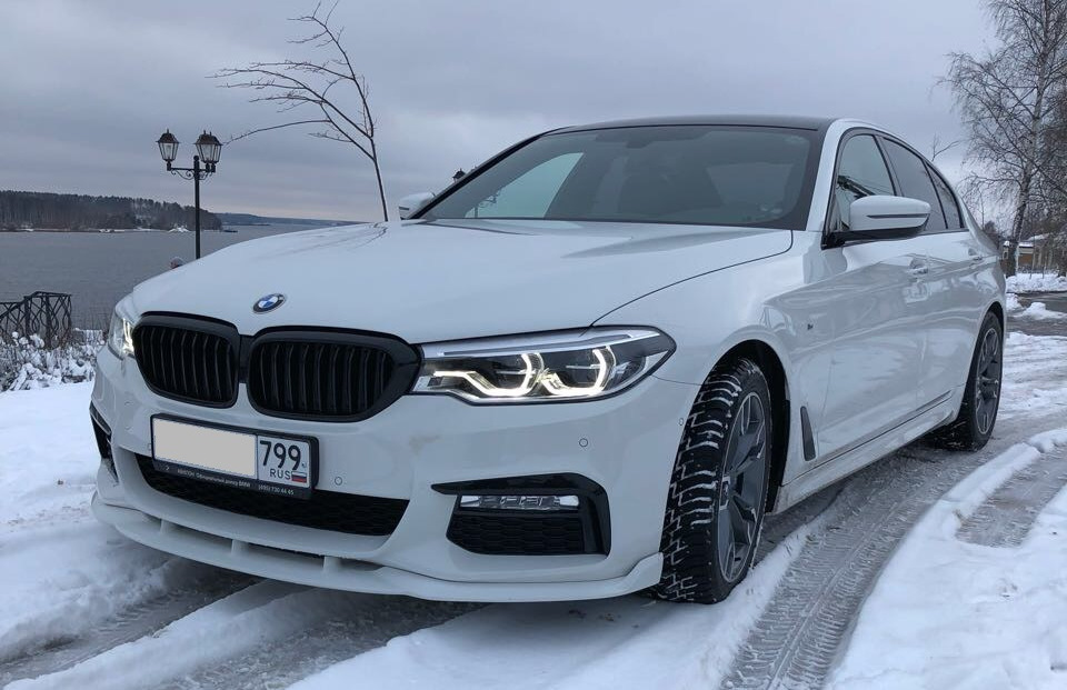 BMW 5 g30 ночью