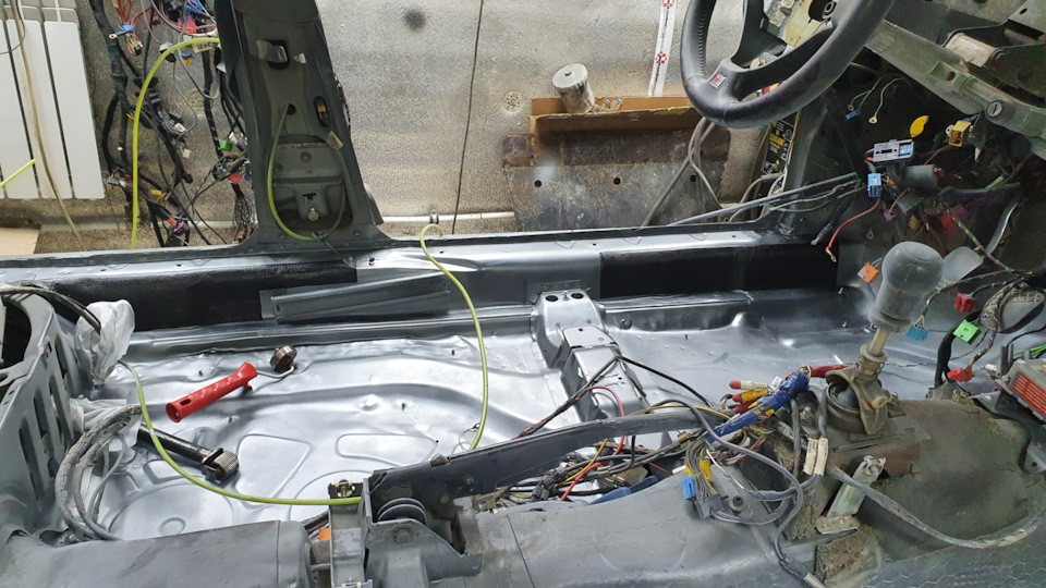 Восстановление пола в салоне — Audi 100 (C4), 2,8 л, 1991 года ...