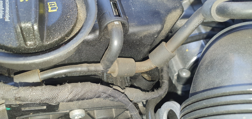 Вентиляция картерных газов и запотевание клапанной крышки — Volkswagen ...