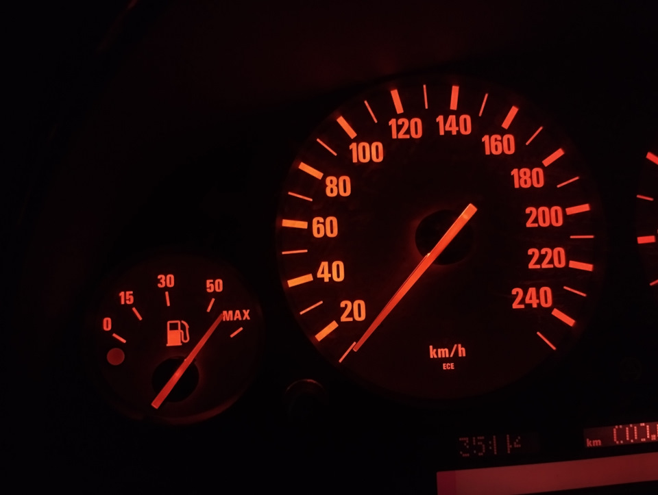 Точность датчика уровня топлива BMW E39. — BMW 5 series Touring (E39 ...