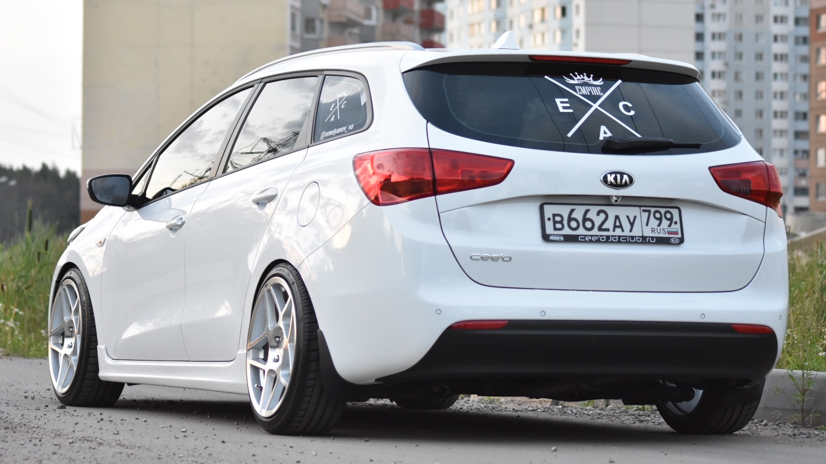 KIA Ceed SW (2G) 1.6 бензиновый 2017 | Empire Stance Wagon на DRIVE2