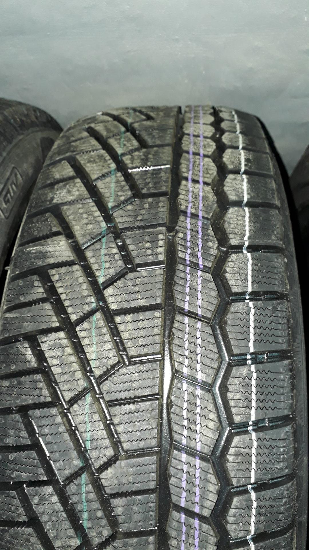 Шины gislaved soft frost. Gislaved Soft Frost 200. Шины Gislaved Soft*Frost 200. Gislaved Soft Frost 200 SUV 215/65 r16. Gislaved Soft Frost 200 225/55 r17 101t.