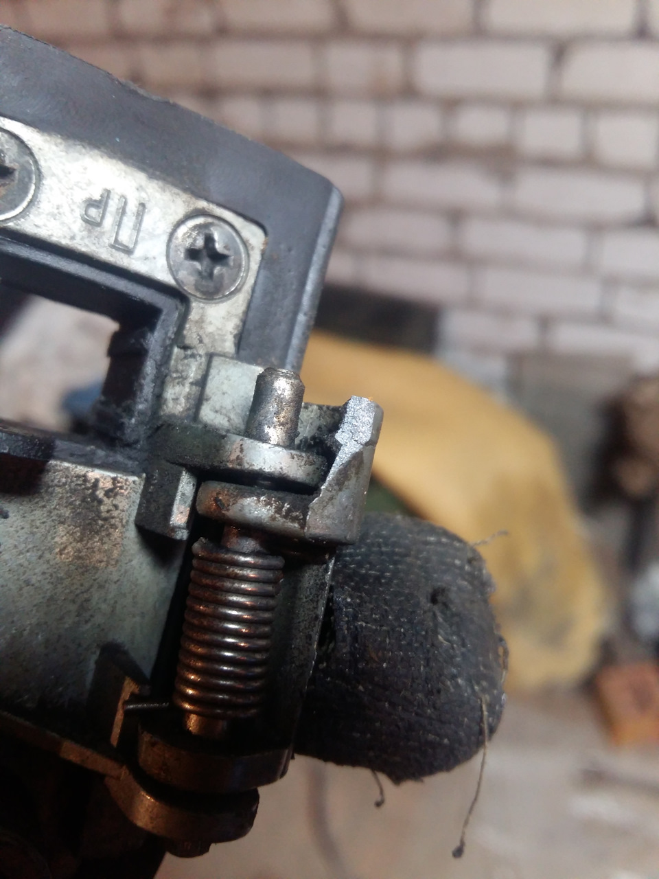 Сломанная ручка двери, ксенон в дальний свет, замена масла. — Lada ...