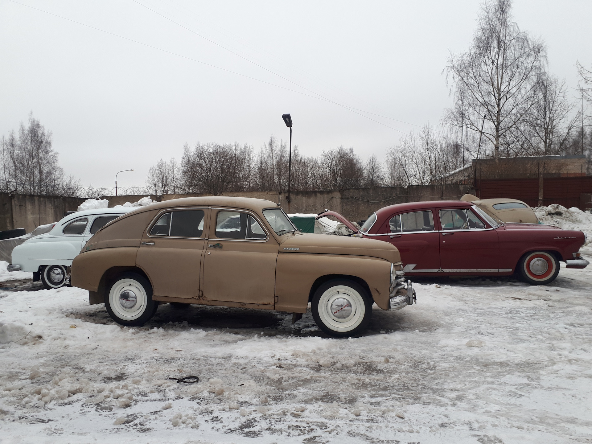 Газ 1000. ГАЗ 20 1956 drive2. ГАЗ 1000км машина. ГАЗ м20 с колпаками от ГАЗ 21.