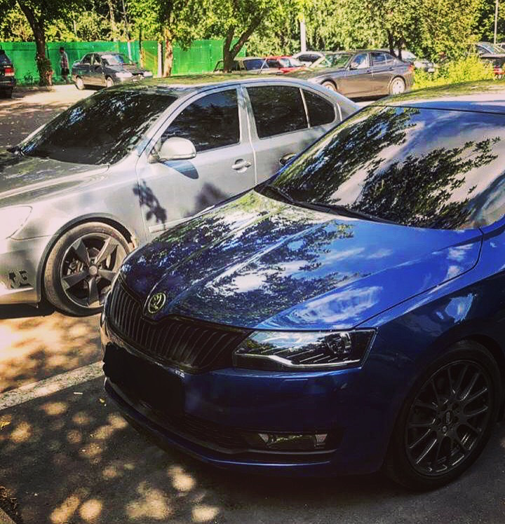 Skoda Rapid синий Reef