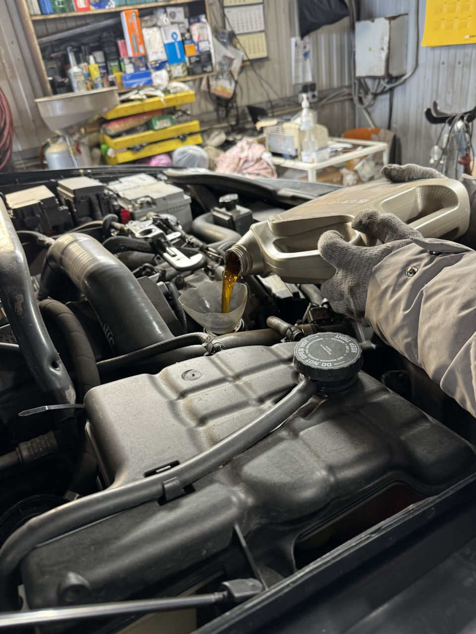 Замена масла ДВС и шприцевание кардана — Jeep Grand Cherokee (WK), 3 л ...