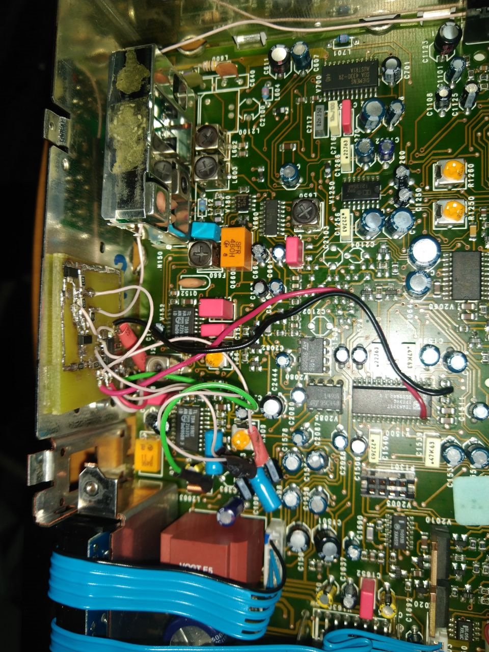 AUX в Audi Gamma — Audi A6 (C4), 2 л, 1996 года | электроника | DRIVE2