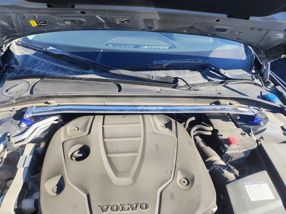 Распорка под капот за копейки — Volvo V90 (2G), 2 л, 2018 года | своими ...