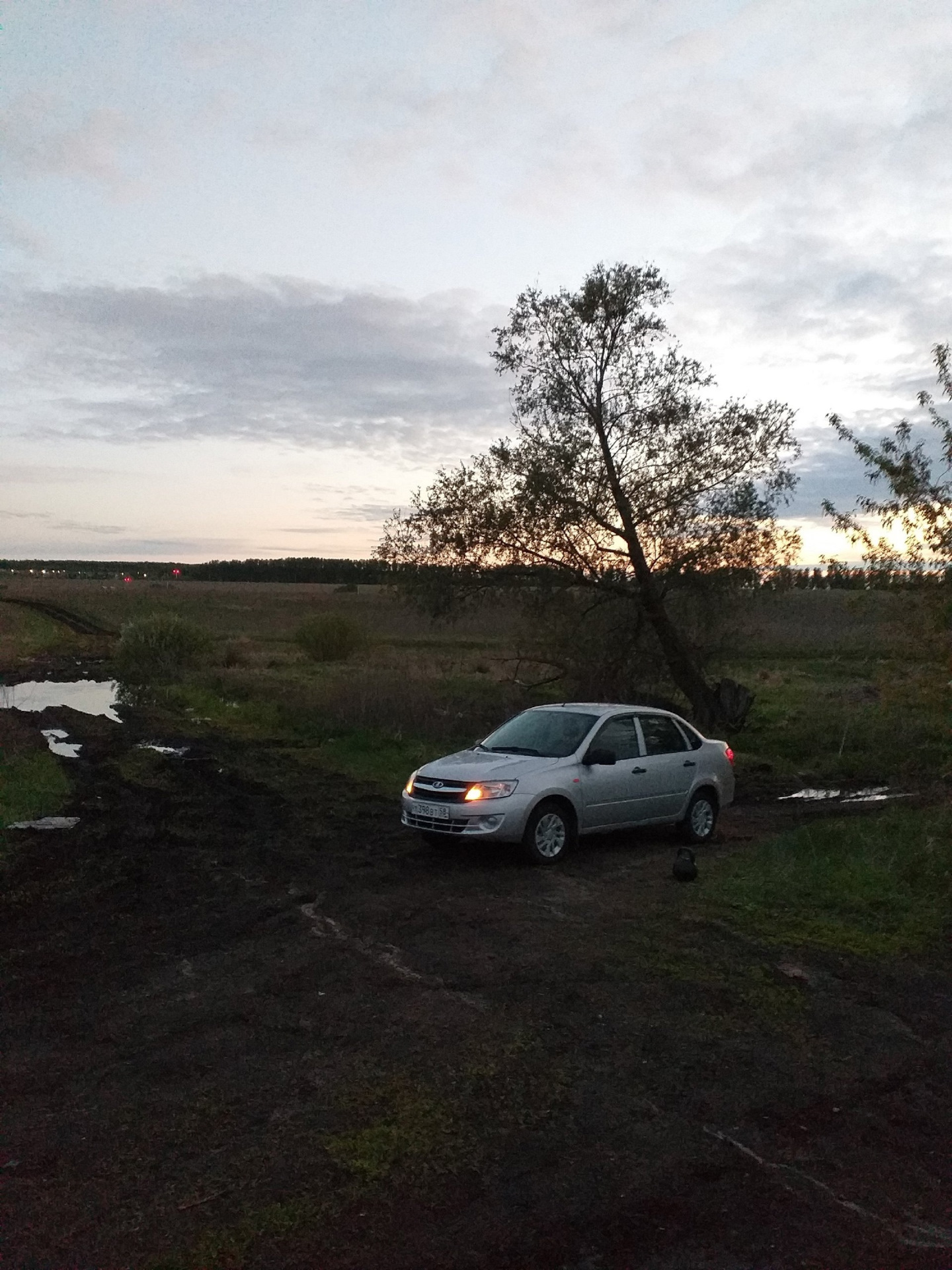 Замена троса сцепления и топливного фильтра — Lada Гранта, 1,6 л, 2013 ...