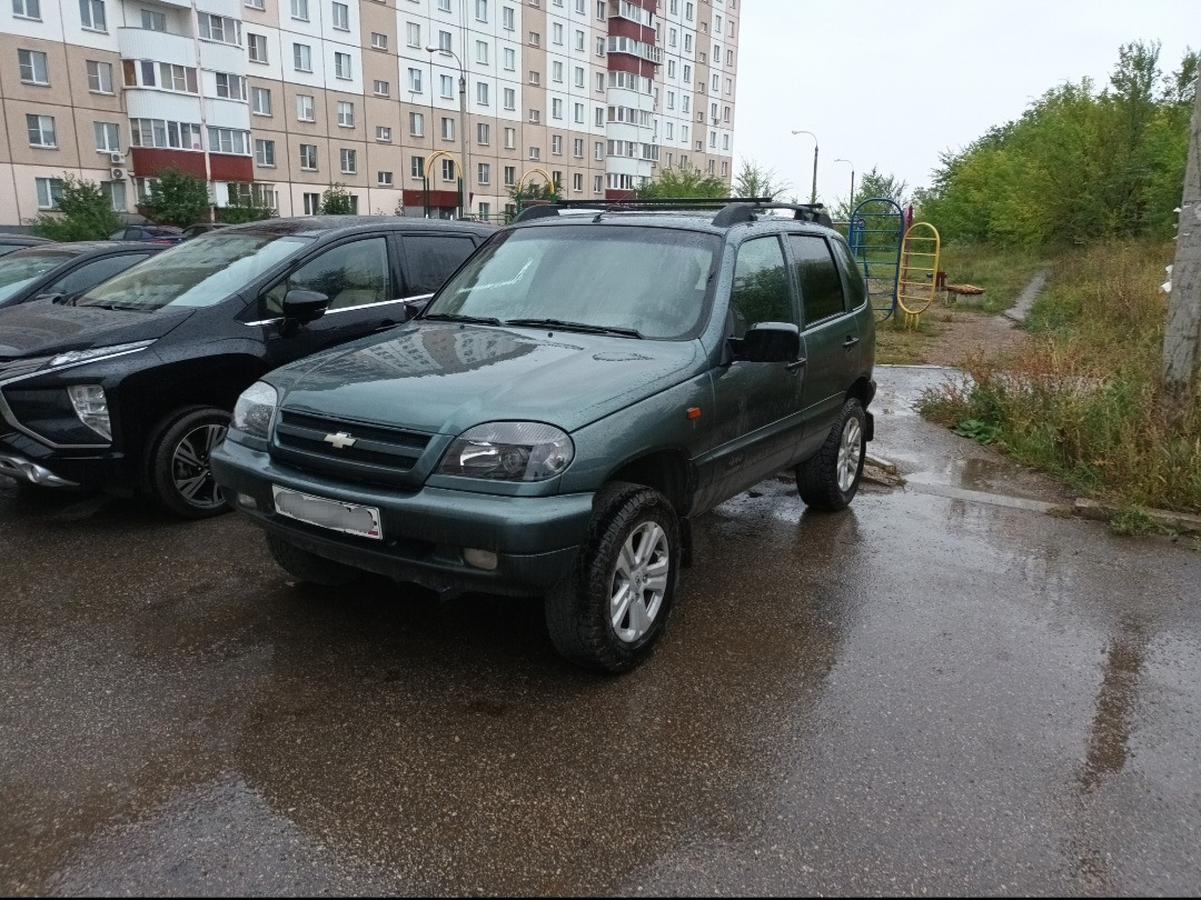 Рейлинги на шниву — Chevrolet Niva GLX, 1,8 л, 2006 года | аксессуары ...