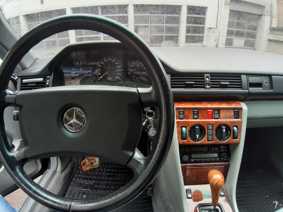 Закусывает руль и скрежет при повороте — Mercedes-Benz E-class Coupe ...