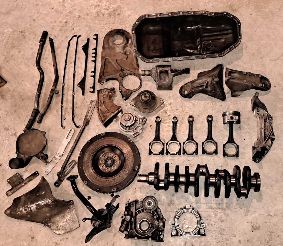 Двигатель Ауди 2.3л по частям на Audi 100 Avant (C3), Audi 100 (C4 ...