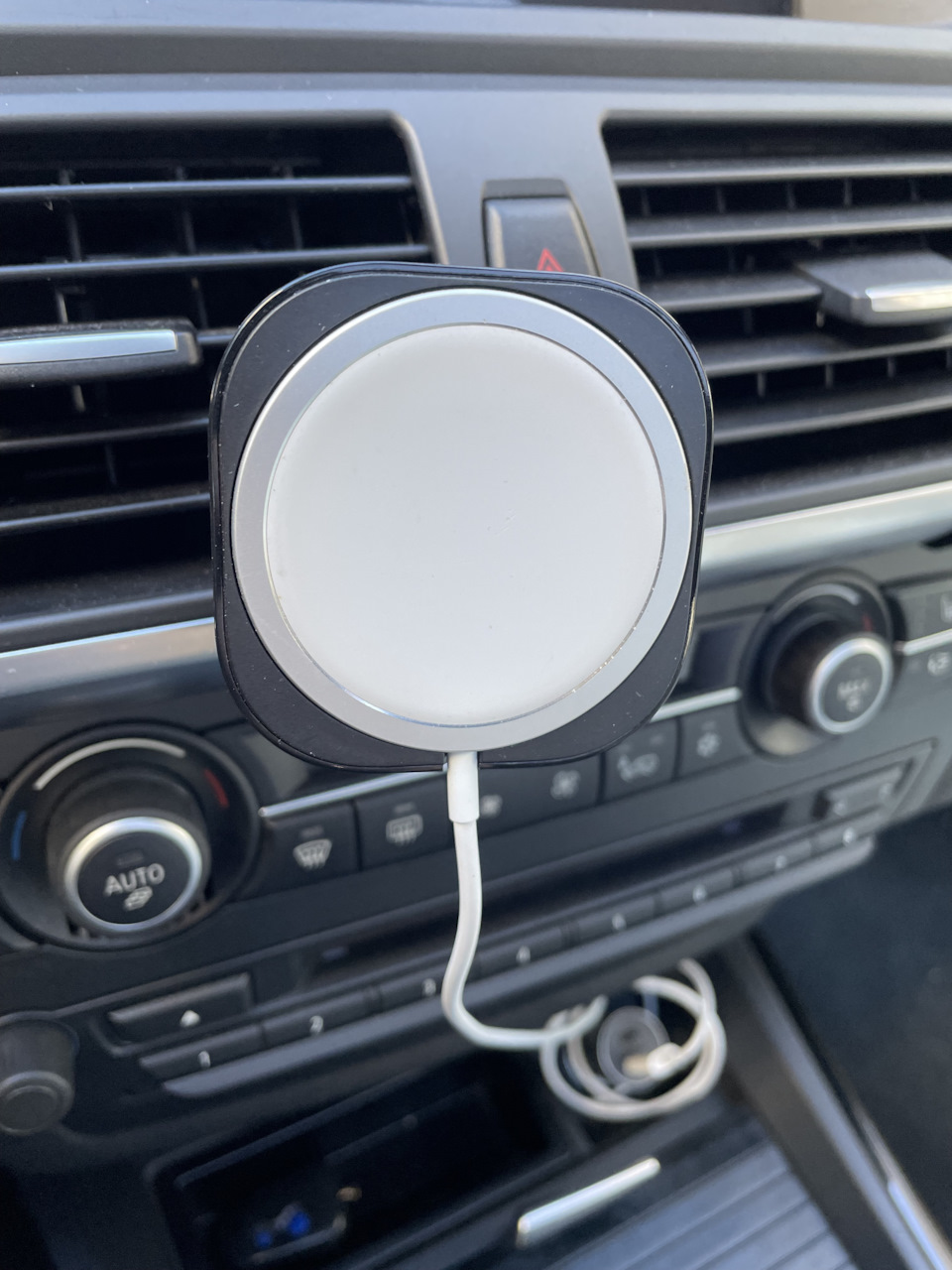 Держатель для телефона с Apple MagSafe — BMW X5 (E70), 3 л, 2012 года |  аксессуары | DRIVE2