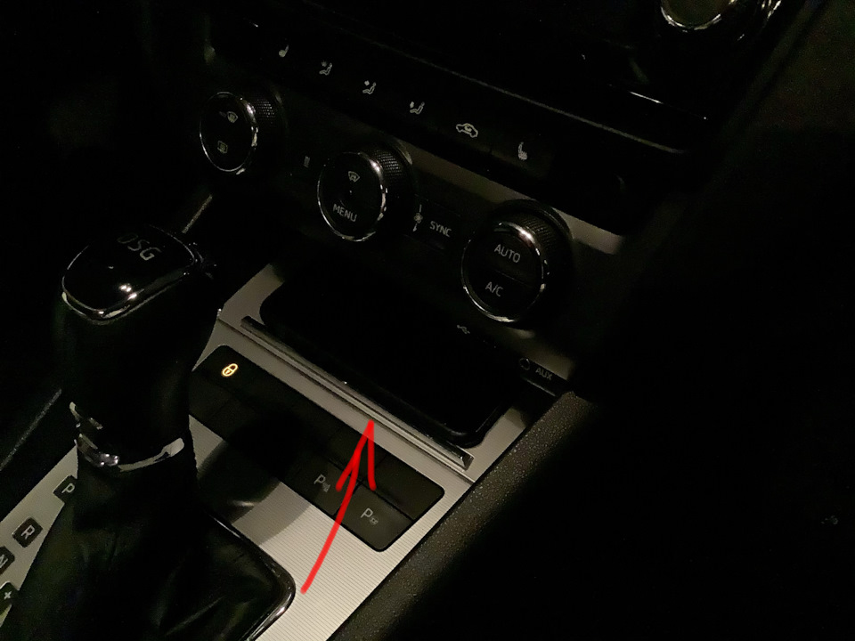 buZsh3 BZTVvEHX5sqkeayX4LHU 960 держатель телефона skoda octavia a5