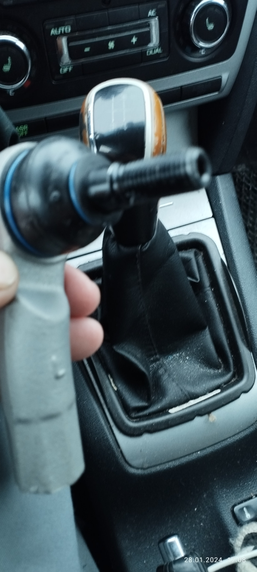 Анаграмма. Существительное 5 букв 2 у 3 л. Склонения имён существительных в русском языке 4 класс. Какие слова есть на букву а. Примеры суффиксов в русском языке.