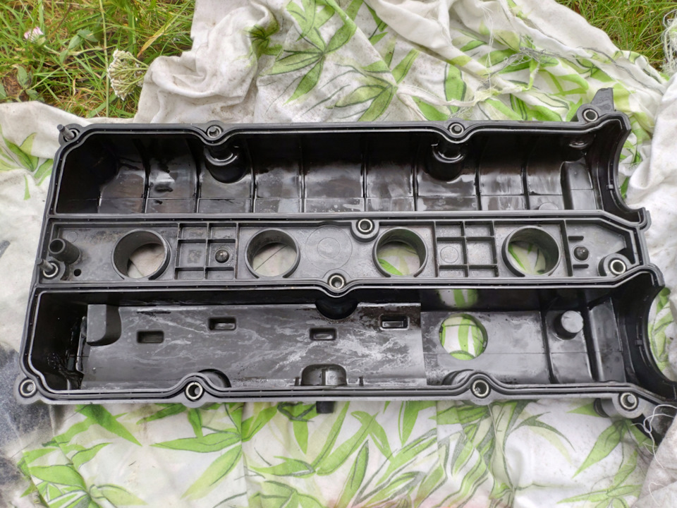 Замена прокладки клапанной крышки — Ford Fusion, 1,6 л, 2007 года ...