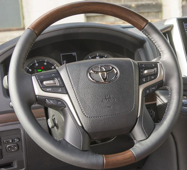 подогрев руля ленд крузер 200. кнопка обргреваруля ленд крузер 200. подогрев руля ленд крузер 200. руль от toyota land cruiser 200. подогрев руля ленд крузер 200.