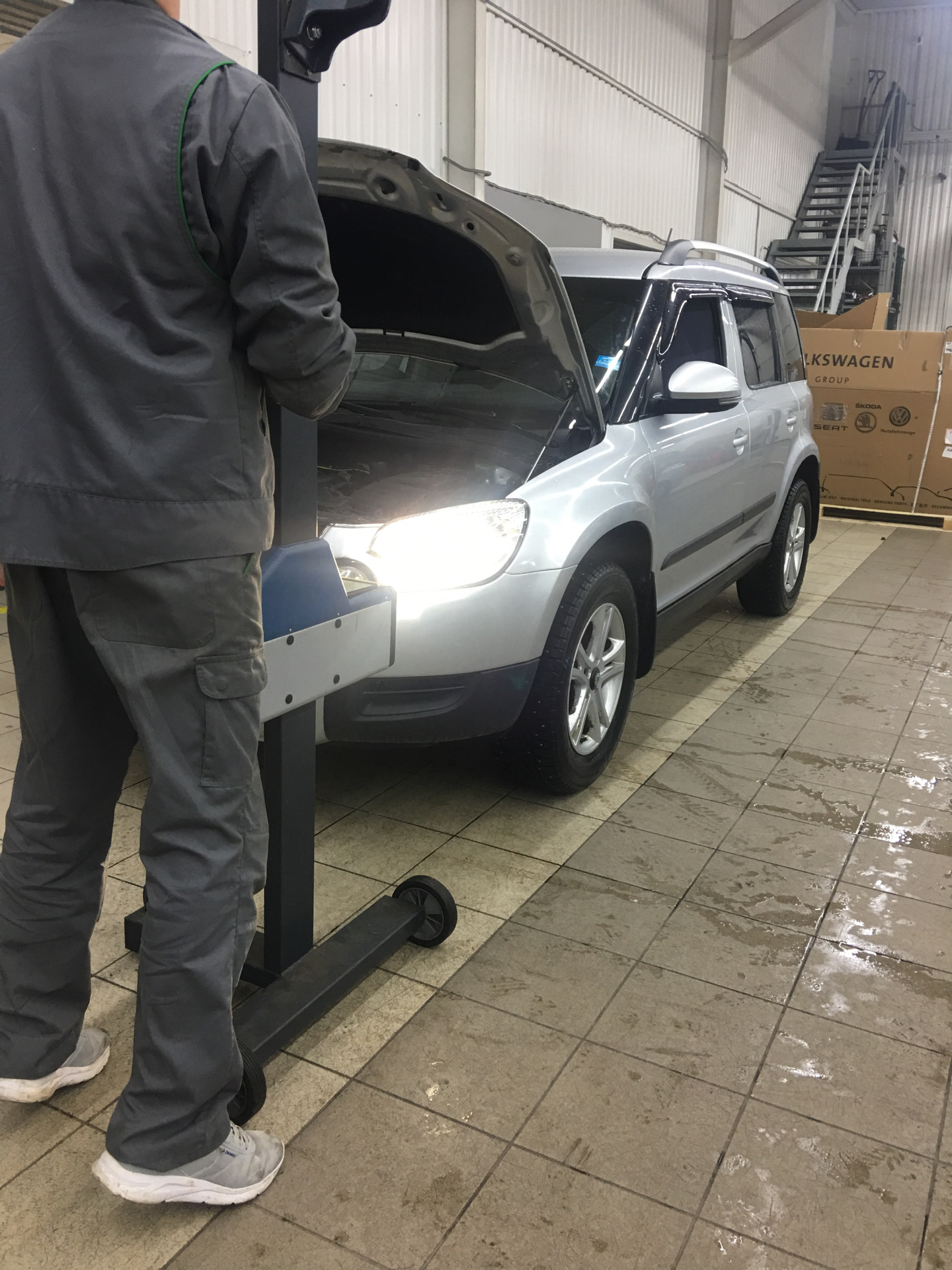Настройка и регулировка адаптивных ксеноновых фар — Skoda Yeti, 1,2 л ...