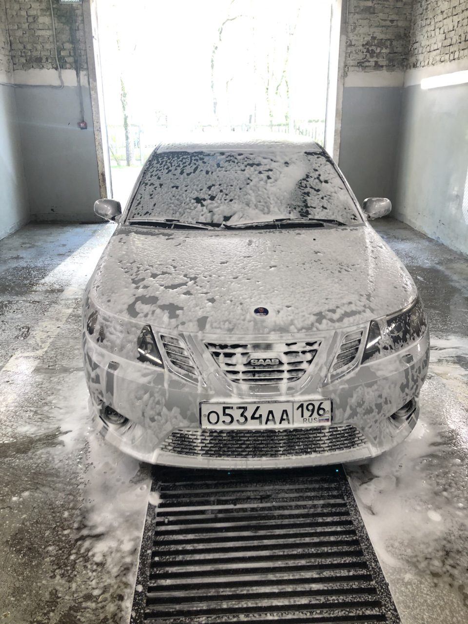 Чем приклеить дермантин к стеклу в двери гранта