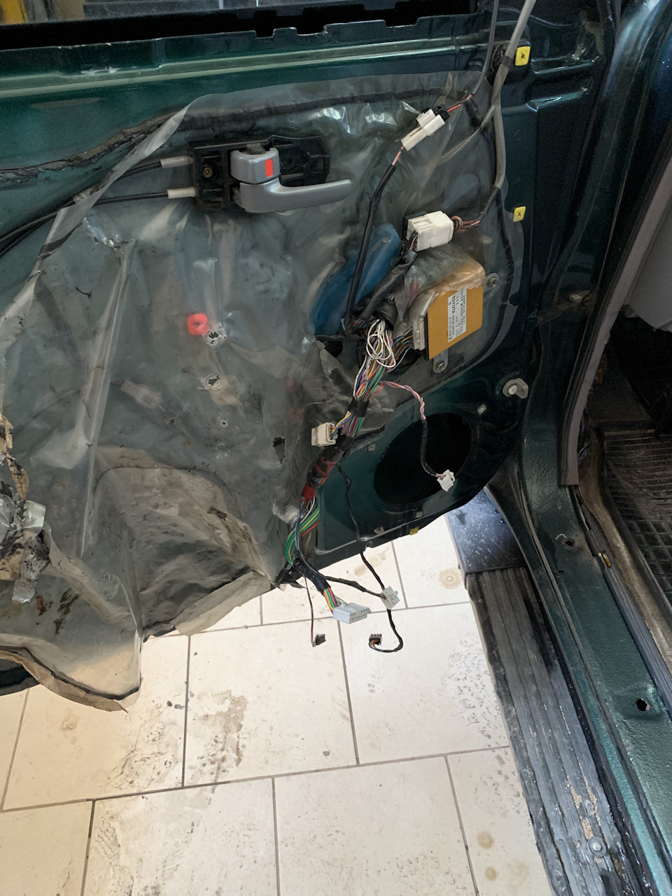 Автозвук-СПб — Toyota Land Cruiser 100, 4,7 л, 1998 года | автозвук ...