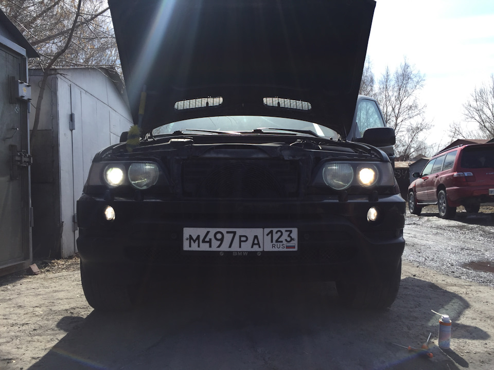 70w светят по цвету как и ксенон в головном освещении. — BMW X5 (E53)
