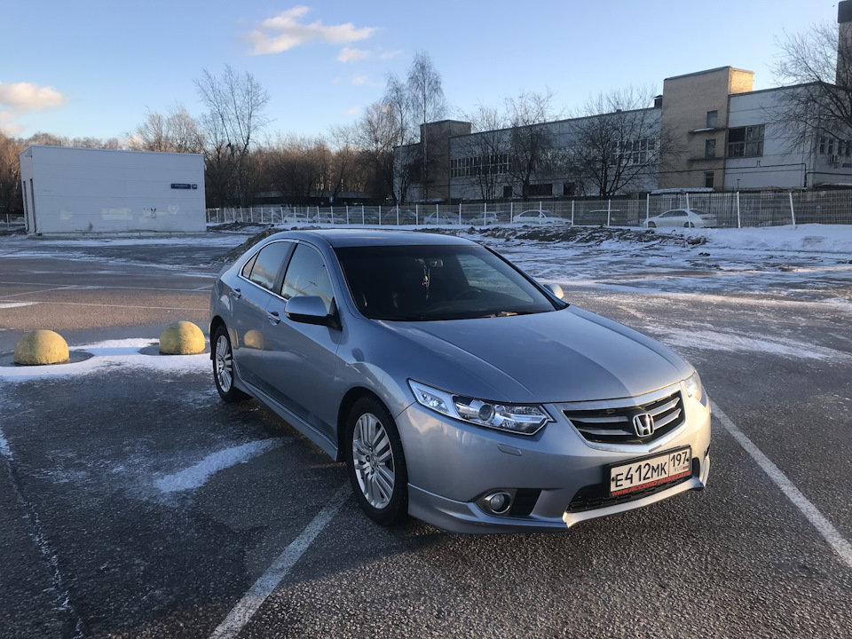 Honda accord 8 рестайлинг. Аккорд 8 хэтчбек. Honda Accord 8 vs Cruze.